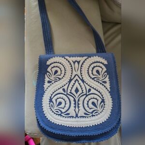 Vintage Blue and White Embroidered Felt Bag